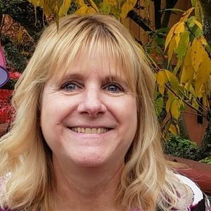 Meet your Posher, Evelyn